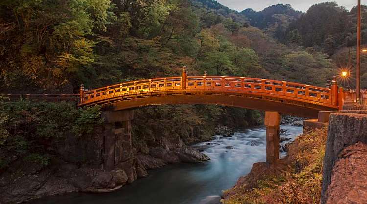 Il ponte Shinkyo a Nikko